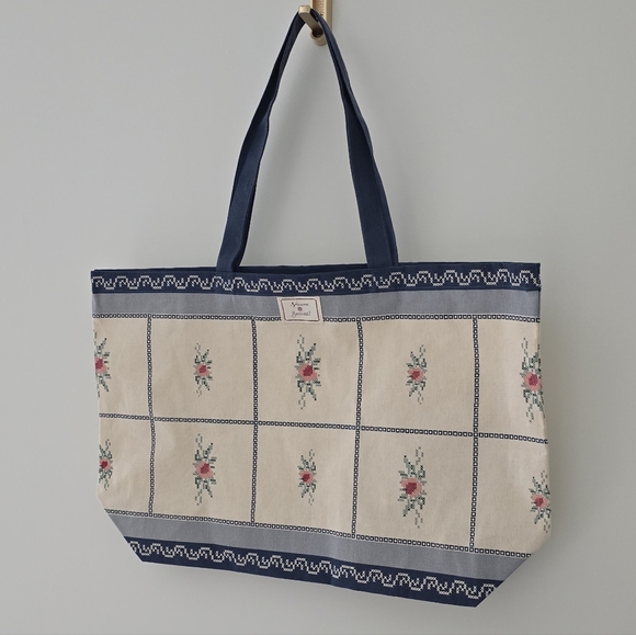 Zezane Tote - Picture 3 of 7